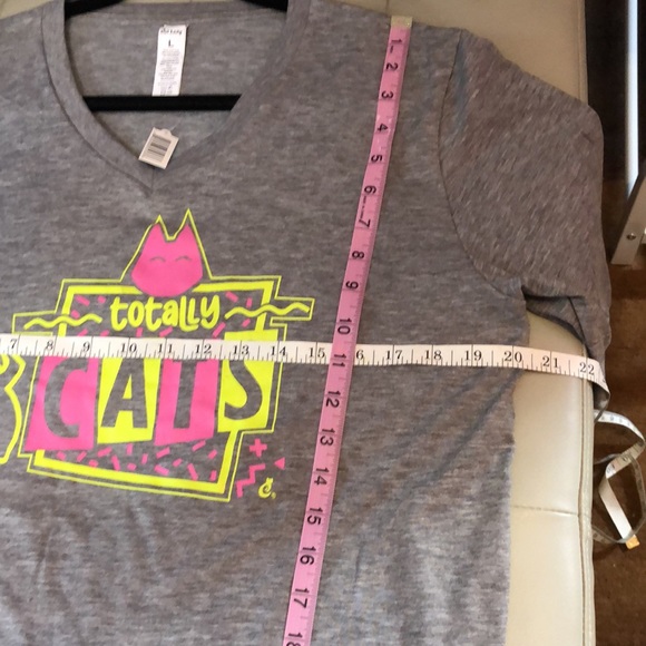 V neck cat tee - Picture 5 of 6